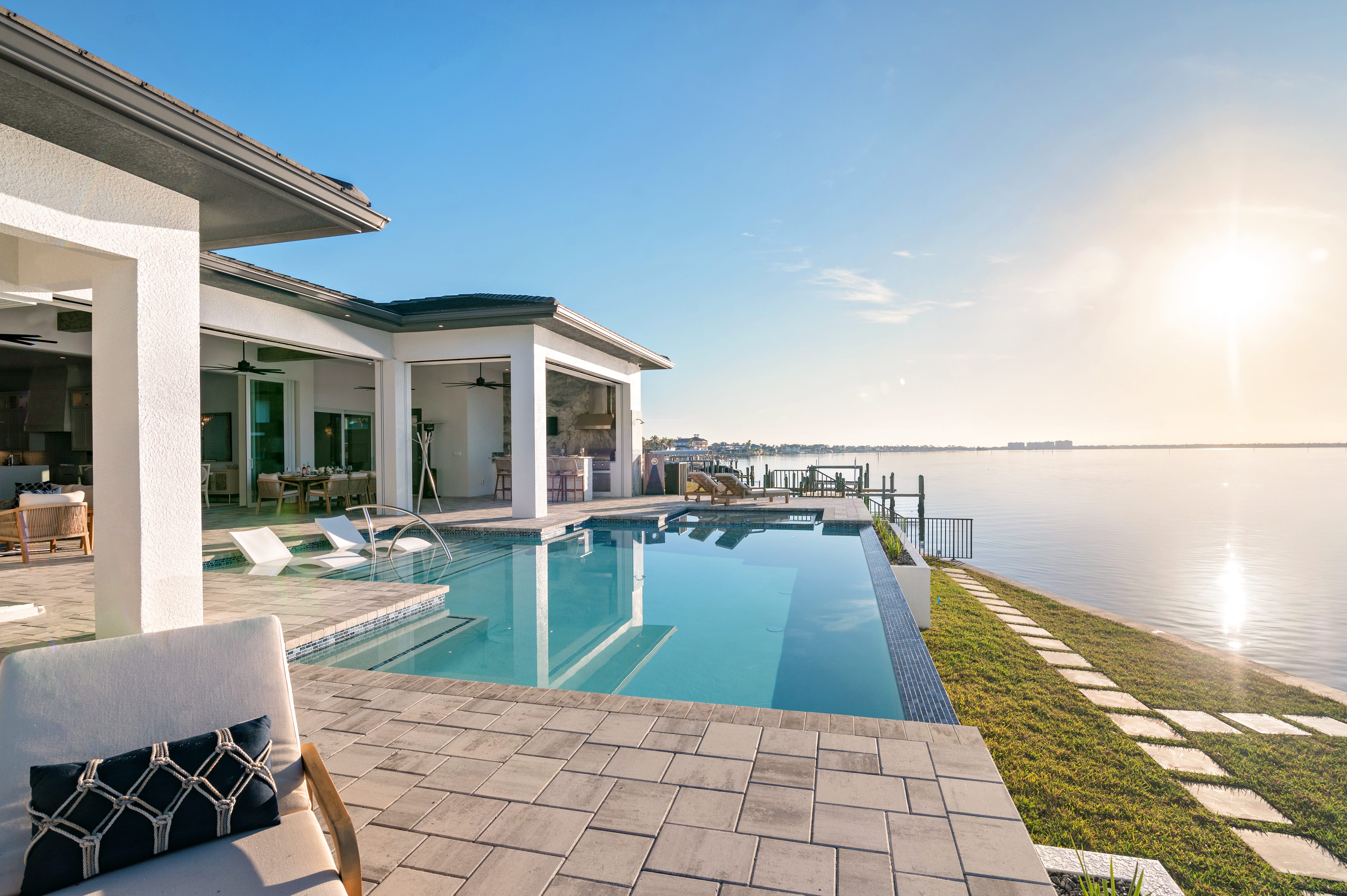 Warum nicht ein Ferienhaus in Cape Coral mit Boot mieten?